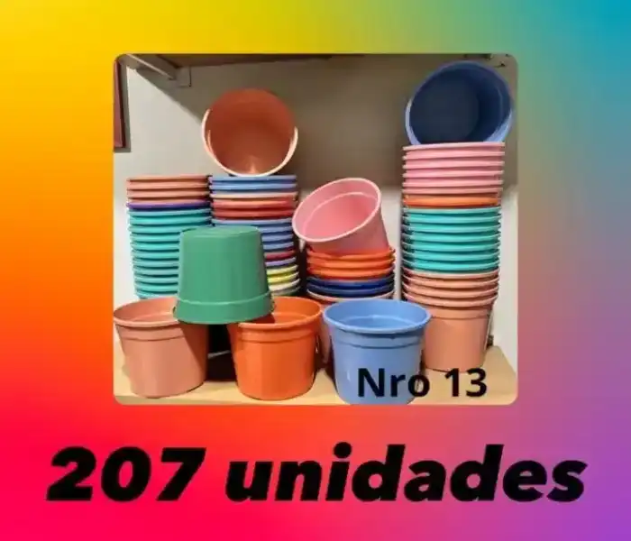 Combo Nro 13: 207 unidades de macetas plásticas de colores